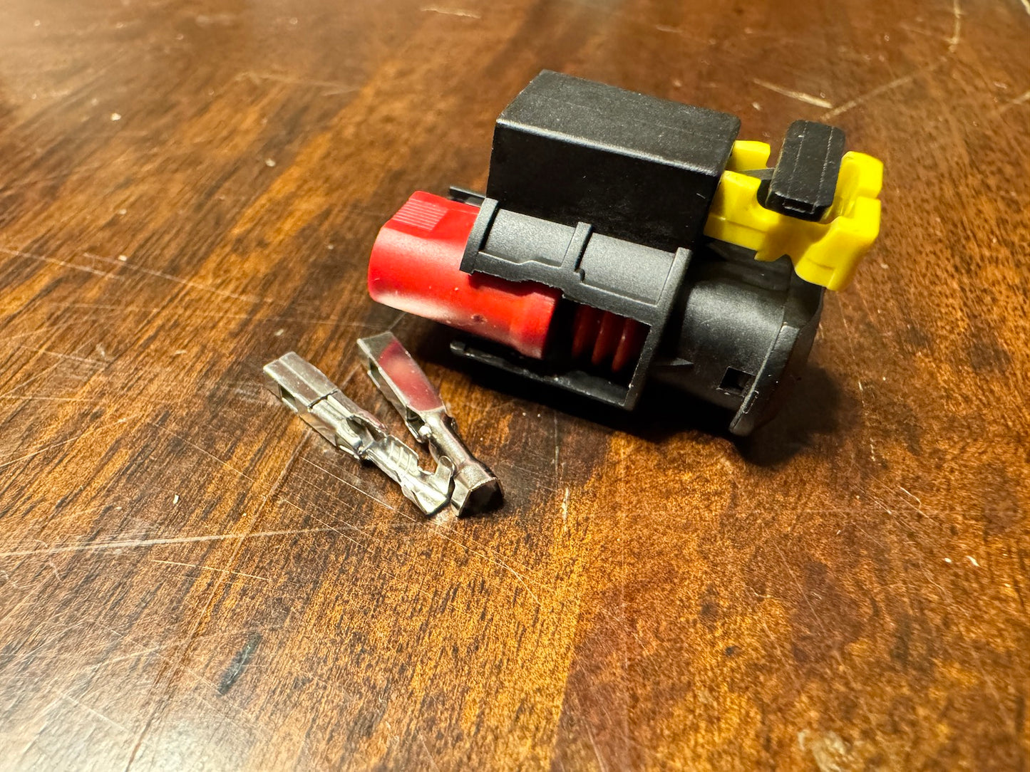 AMP MCP 1.5K Connectors VVT or Ignition