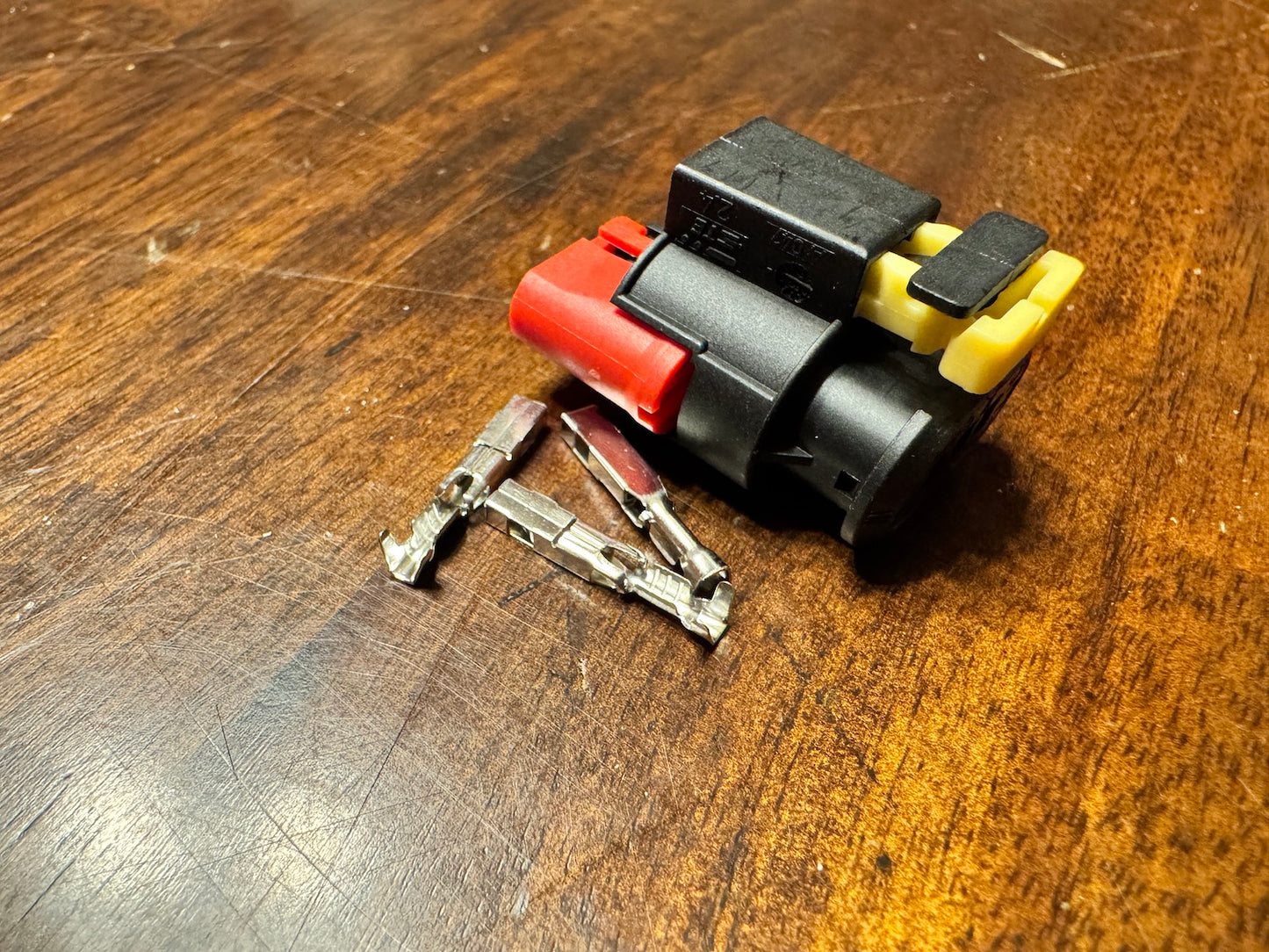 AMP MCP 1.5K Connectors VVT or Ignition