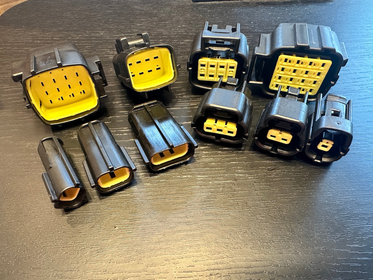 Amp Econoseal Connectors