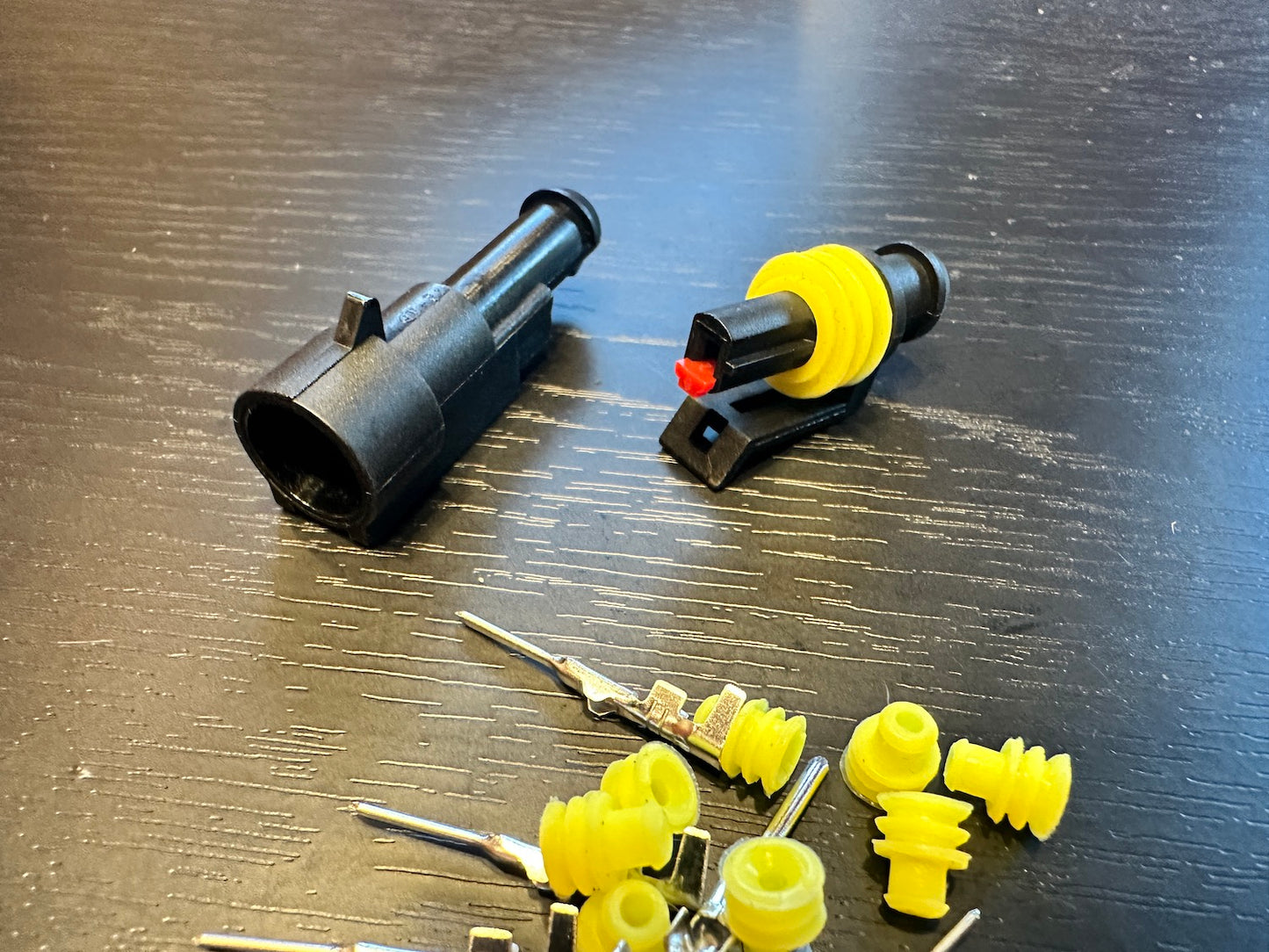 Amp Superseal 1.5 Connectors